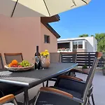 Apartment Doraj
